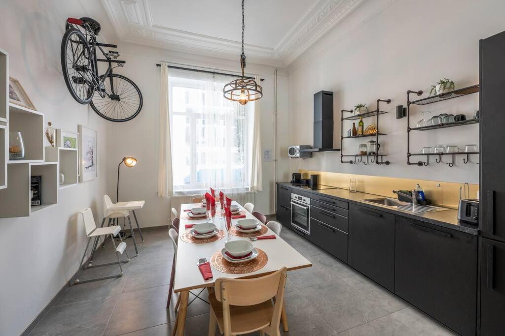 Superb 3 Bedroom & 3 Bathroom Duplex In Brussels City Centre Eksteriør bilde