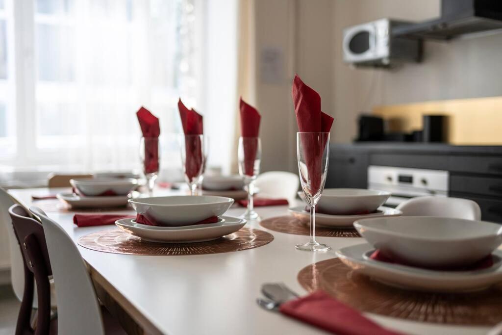 Superb 3 Bedroom & 3 Bathroom Duplex In Brussels City Centre Eksteriør bilde